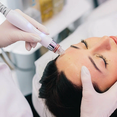 HydraFacial vs. Traditional Facials: Which is Right for You?