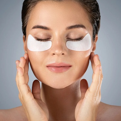 How do dermatologists treat eye bags in Islamabad?